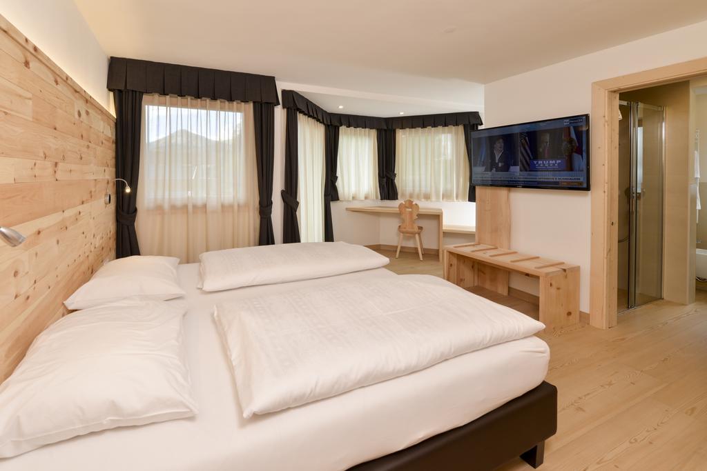 Hotel Silvana Σέλβα ντι Βαλ Γκαρντένα Εξωτερικό φωτογραφία